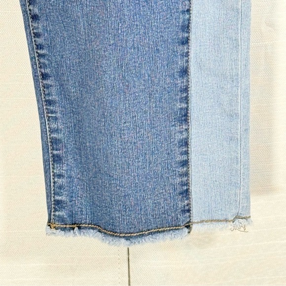 Chico's Two-Tone perfect stretch girlfriend slim leg ankle Blue Jeans 2.5/ 14 - Picture 4 of 9